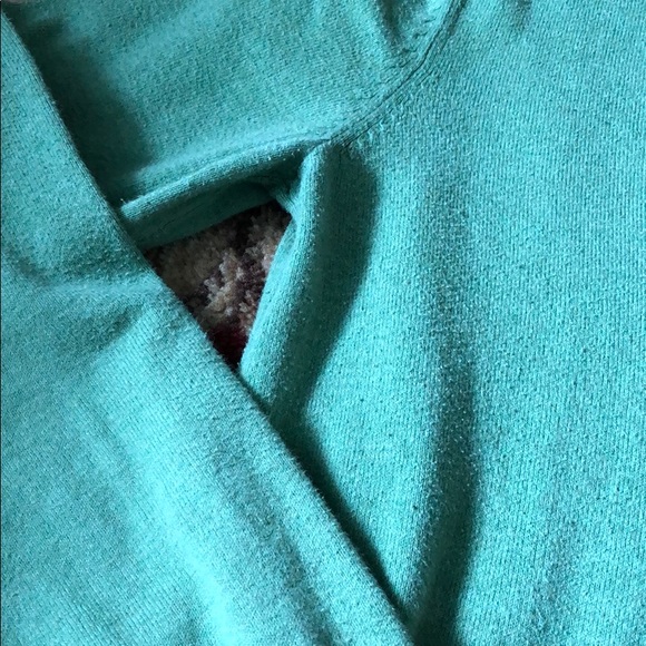 Green Gap sweater - Picture 3 of 5